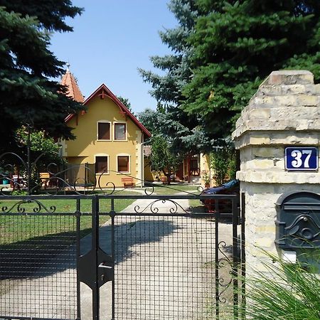 Prenociste Vila Stara Breza Palić Esterno foto