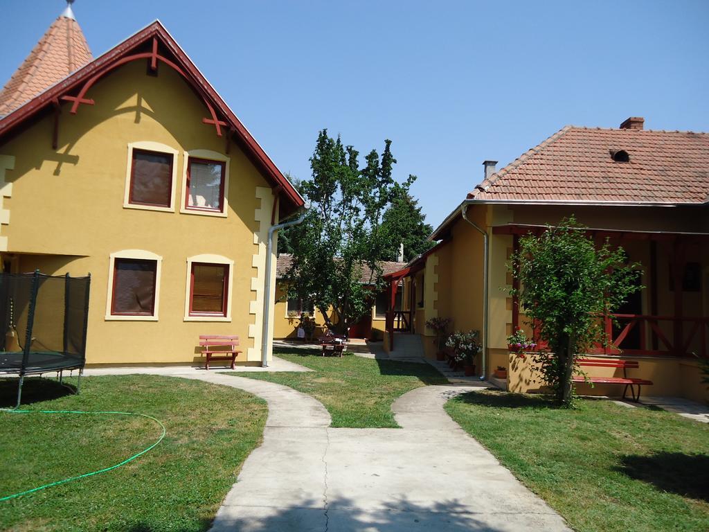 Prenociste Vila Stara Breza Palić Esterno foto